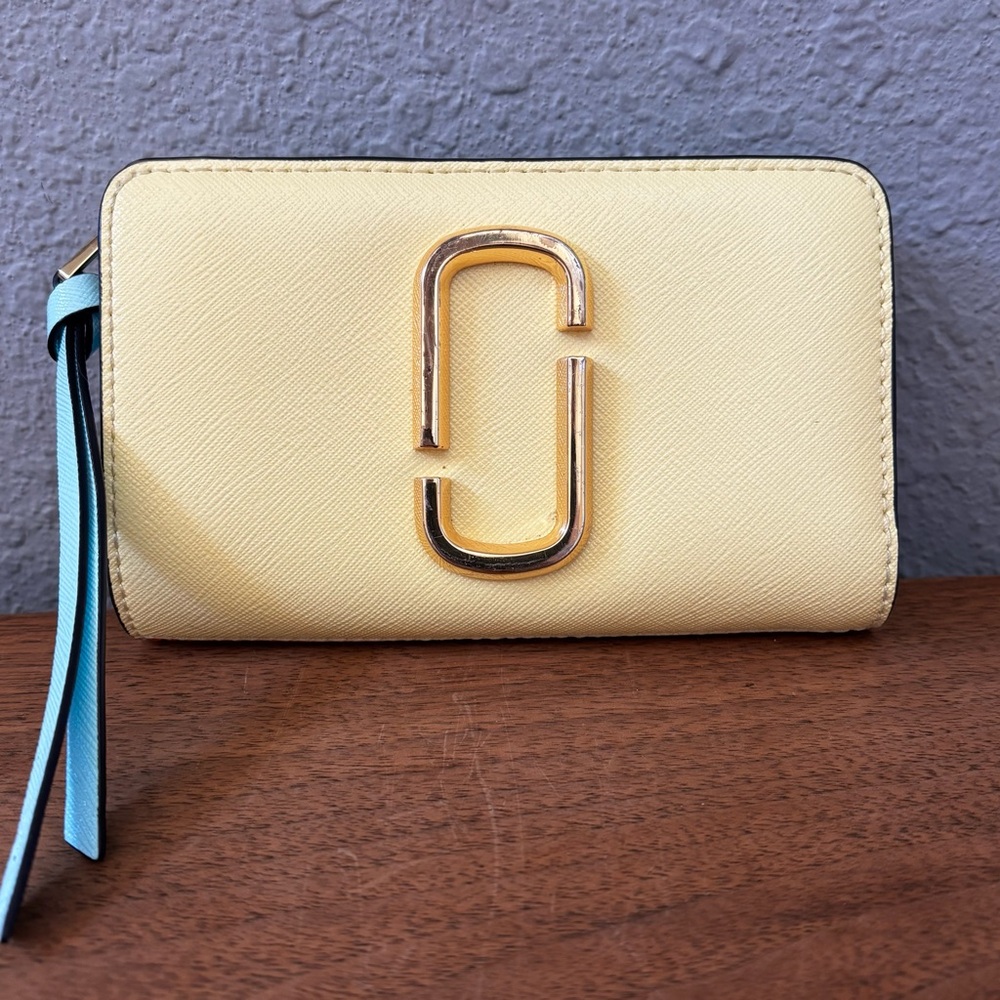 Marc Jacobs The Snapshot Compact Wallet.
